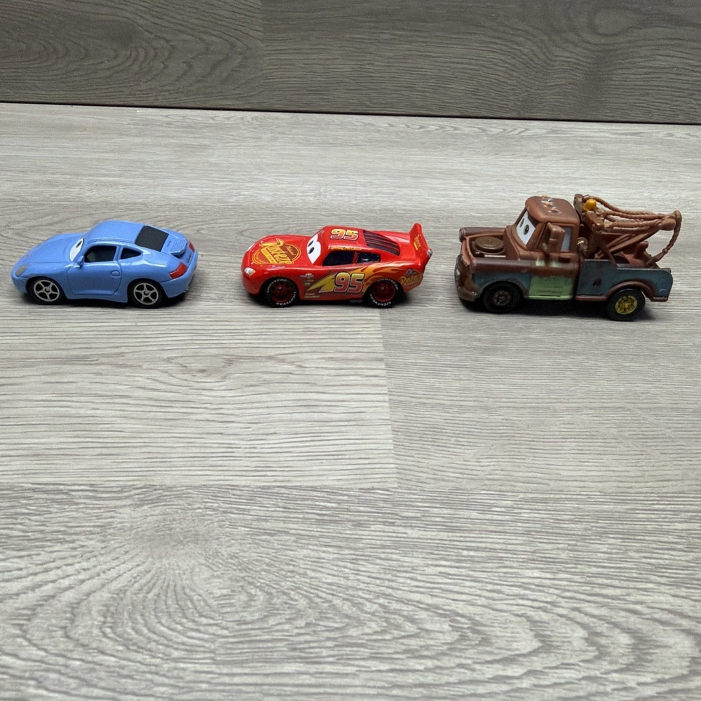 Lot Of 3 Disney/Pixar CARS Movie Cars Lighting McQueen, Mater, And Sally Carrera - Picture 5 of 9
